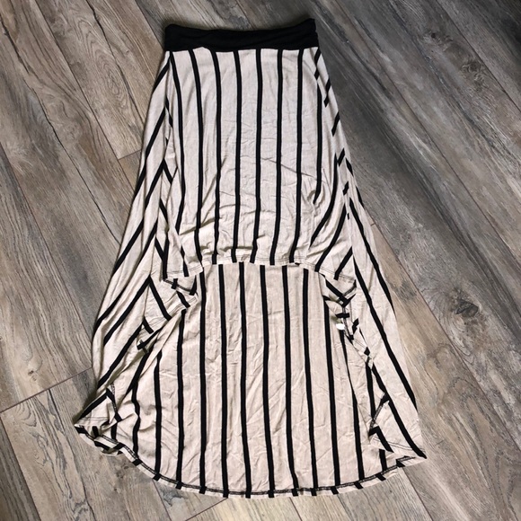 High low skirt - Picture 4 of 6